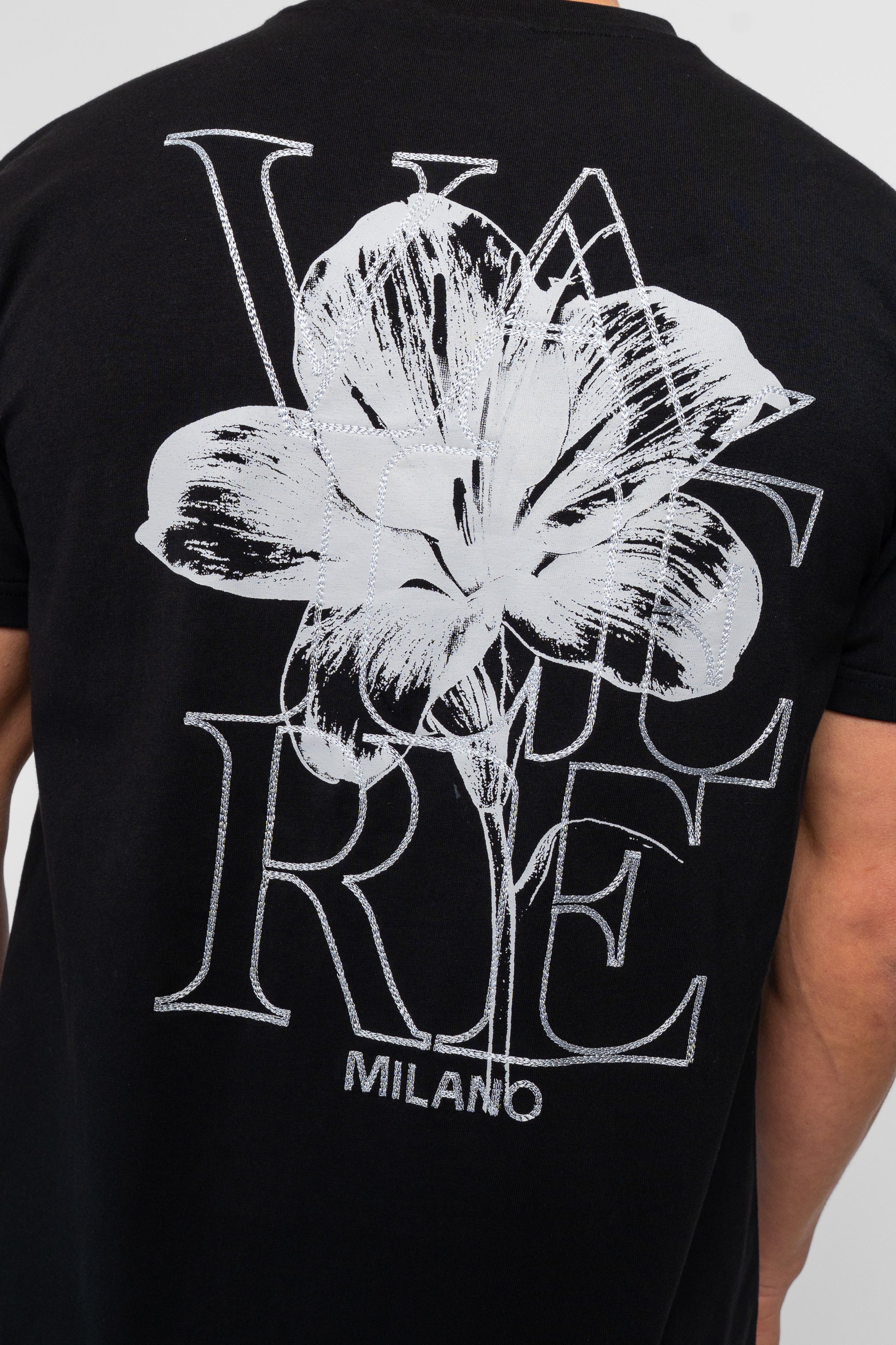 Capanne Black T-Shirt - Image 5