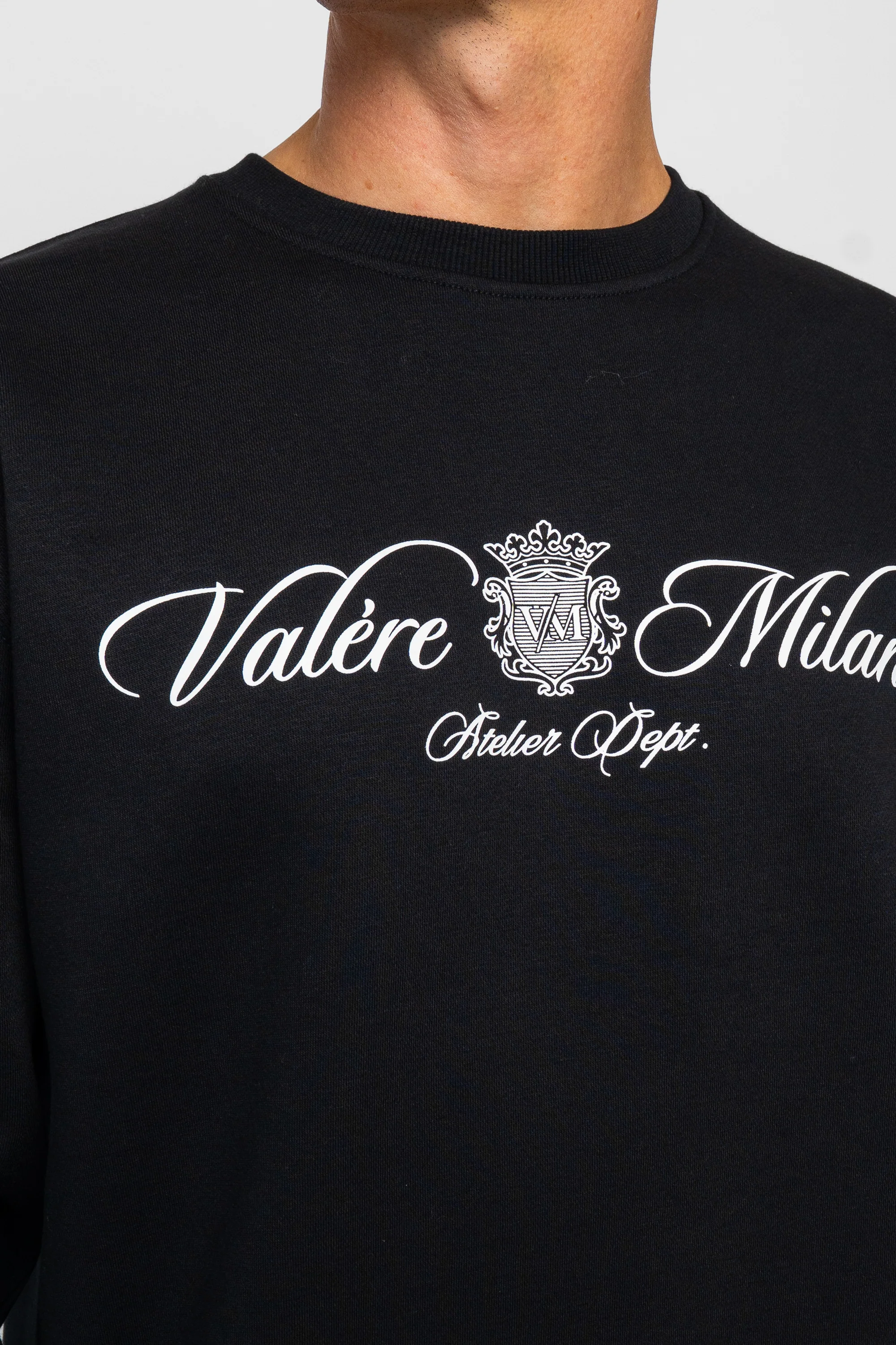Devaro Black Sweatshirt - Image 2