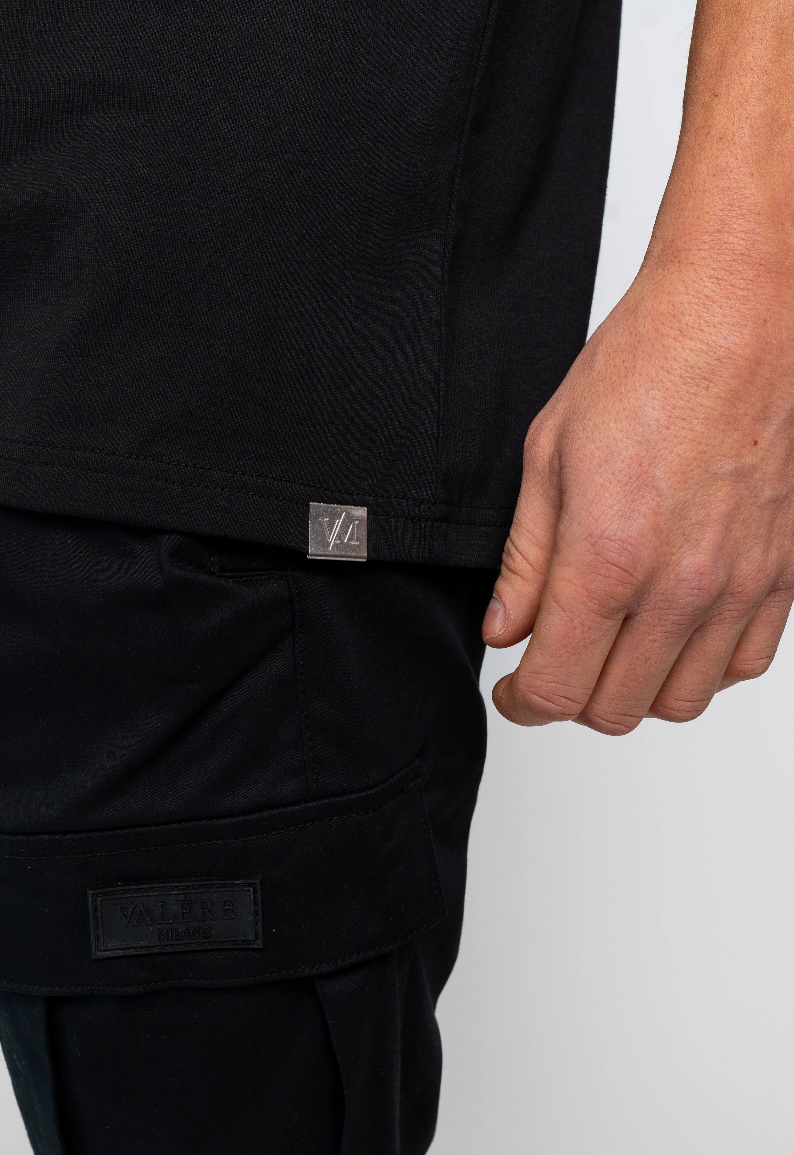 Nuovo Black Cargo - Image 7